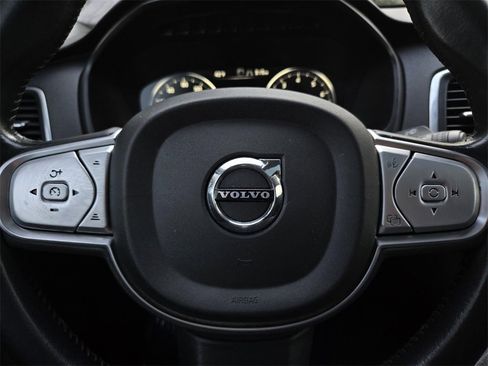 Used 2020 Volvo XC90 T6 Momentum image 28