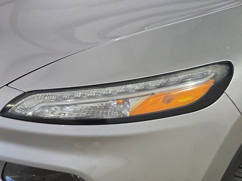 Used 2016 Jeep Cherokee Limited FWD image 29