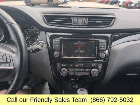 Used 2020 Nissan Rogue Sport SV w/ All-Weather Package AWD/4WD image 19