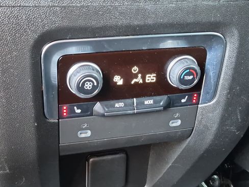 Used 2023 Chevrolet Suburban Premier AWD/4WD image 11