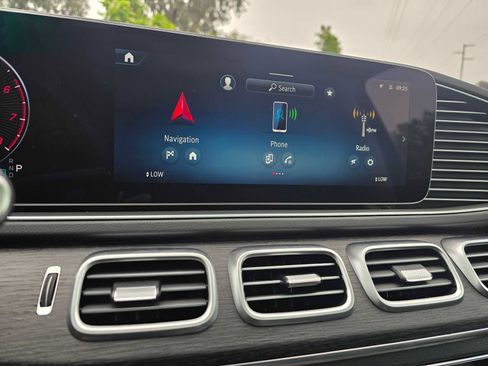 Used 2026 Mercedes-Benz GLS 450 4MATIC image 28