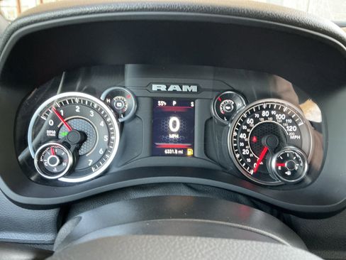 Used 2024 RAM 2500 Tradesman w/ Chrome Appearance Group image 8