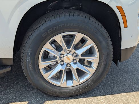 New 2026 Chevrolet Suburban Premier RWD image 6