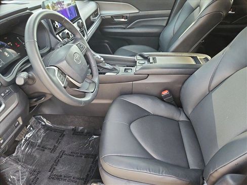 Certified 2026 Toyota Grand Highlander FWD image 22