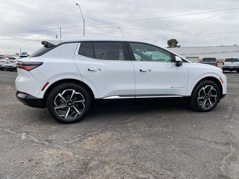 Used 2025 Chevrolet Equinox EV LT w/ Convenience Package image 5