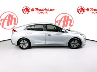 Used 2022 Hyundai Ioniq SE video 2