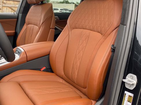 New 2027 BMW X7 xDrive40i w/ M Sport Package AWD/4WD image 17