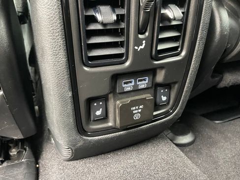 Used 2023 Dodge Durango GT AWD/4WD image 17
