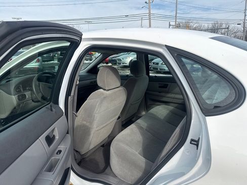 Used 2006 Ford Taurus SEL image 12