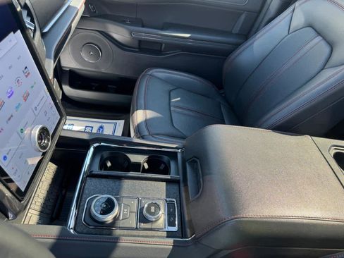 Used 2024 Ford Expedition Limited AWD/4WD image 28