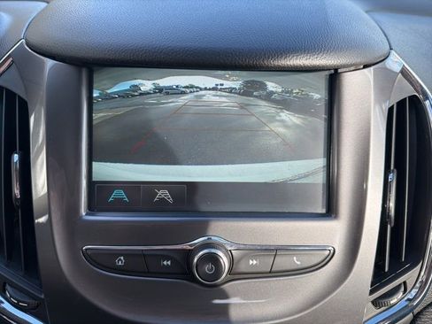 Used 2018 Chevrolet Cruze LT image 30