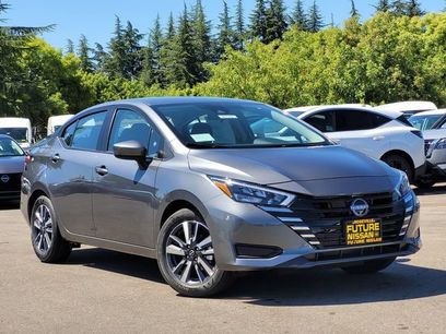 New 2025 Nissan Versa SV w/ Trunk Package