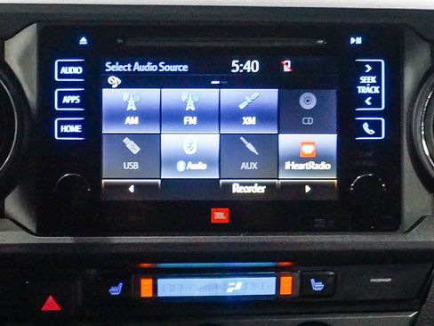 Used 2017 Toyota Tacoma TRD Sport AWD/4WD image 16