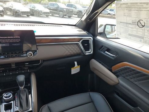 New 2026 GMC Canyon Denali image 15