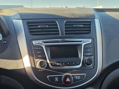 Used 2016 Hyundai Accent SE image 11