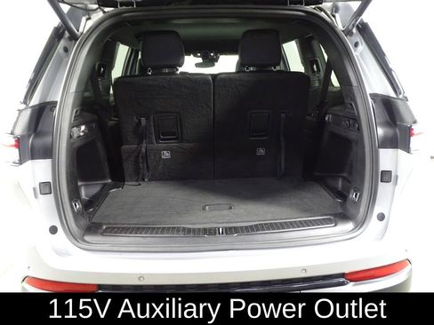 Used 2023 Jeep Grand Cherokee L Laredo image 14