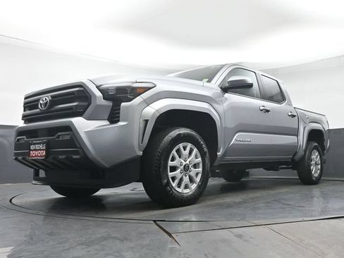 Used 2026 Toyota Tacoma SR5 AWD/4WD image 31