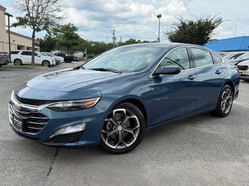 Used 2024 Chevrolet Malibu LT FWD image 2