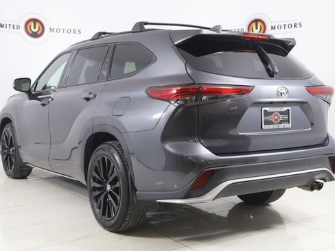 Used 2023 Toyota Highlander XSE image 4
