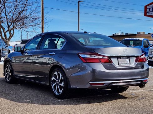 Used 2017 Honda Accord EX image 7