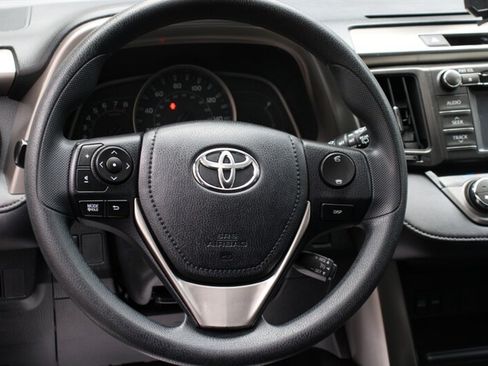 Used 2013 Toyota RAV4 XLE AWD/4WD image 18