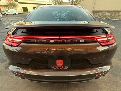 Used 2018 Porsche Panamera 4S image 13