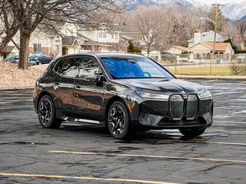 Used 2023 BMW iX xDrive50 w/ Sport Package image 3