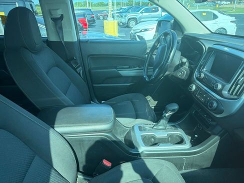 Used 2022 Chevrolet Colorado LT w/ LT Convenience Package RWD image 4