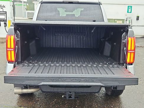 Used 2024 Toyota Tacoma TRD Off-Road image 24