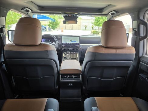 Used 2026 Lexus GX 550 w/ Accessory Package (2T) AWD/4WD image 36
