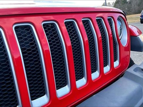 Used 2021 Jeep Wrangler Unlimited Sahara AWD/4WD image 31