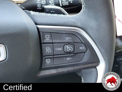 Used 2023 Jeep Grand Cherokee Limited w/ Luxury Tech Group II RWD image 31