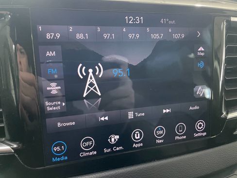 Used 2019 Chrysler Pacifica Touring-L Plus w/ Advanced Safetytec Group image 37