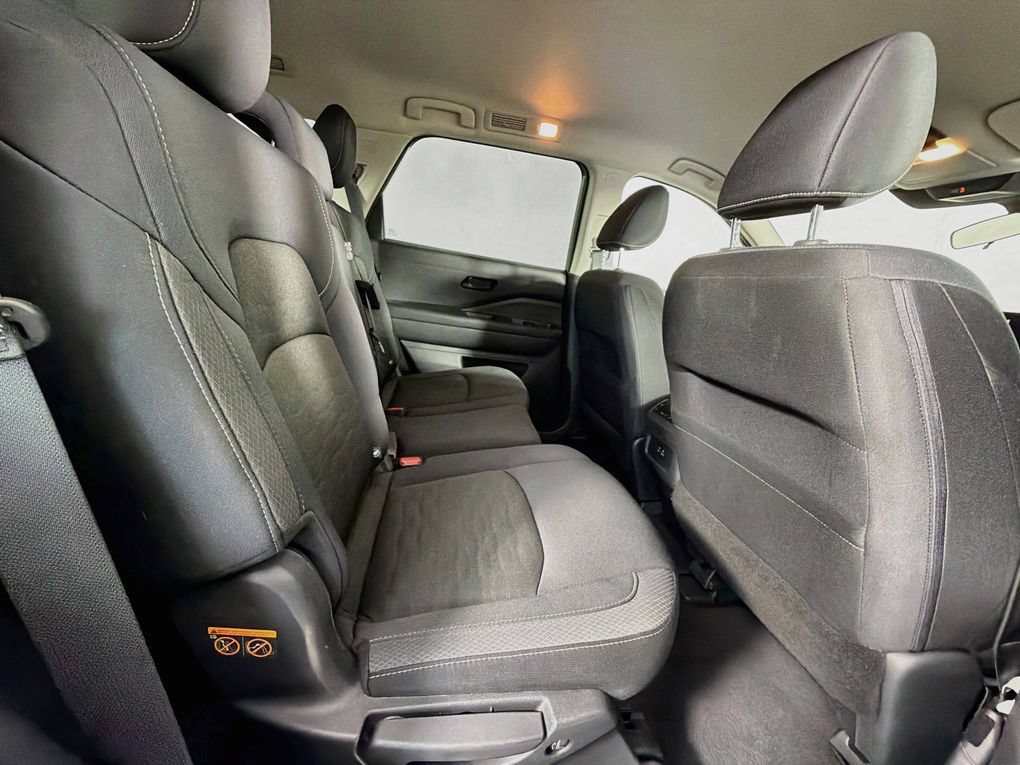Used 2025 Nissan Pathfinder SV FWD image 28