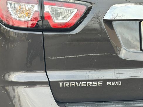 Used 2017 Chevrolet Traverse LT w/ Traveler's Package image 26