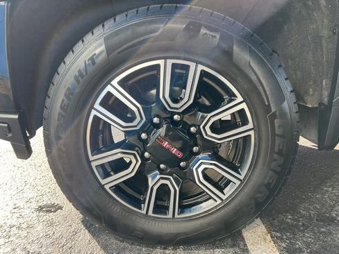 Used 2023 GMC Sierra 2500 AT4 w/ AT4 Premium Plus Package image 6
