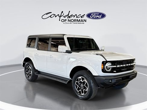 New 2025 Ford Bronco Outer Banks image 11