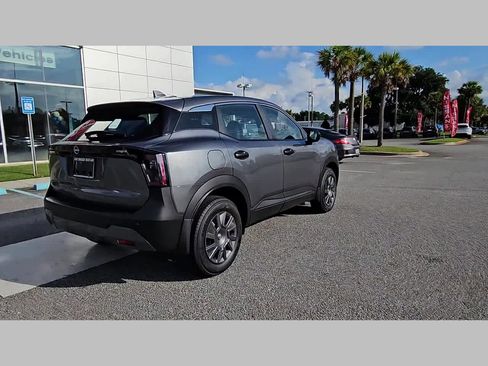 Used 2025 Nissan Kicks S image 32