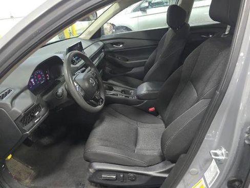 Used 2025 Honda Accord SE image 9