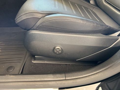 Used 2024 Mercedes-Benz GLC 43 AMG 4MATIC image 49