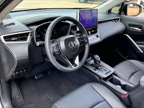 Certified 2026 Toyota Corolla Cross XLE w/ Convenience Package image 18
