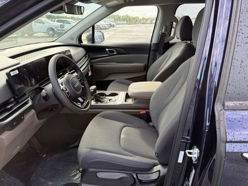 New 2026 Kia Carnival LX FWD image 12
