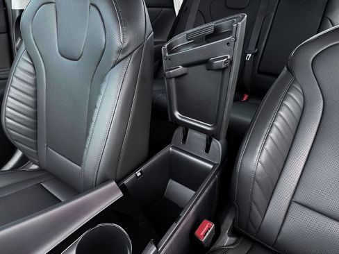New 2026 Hyundai Elantra Limited FWD image 18