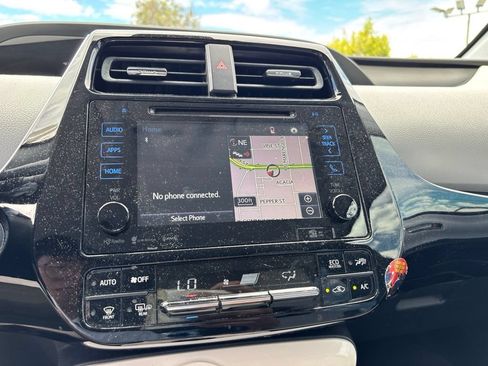 Used 2016 Toyota Prius Three Touring FWD image 21