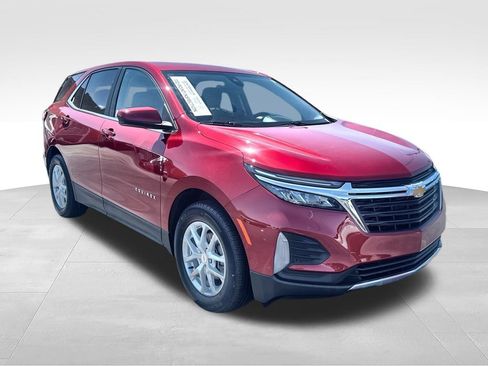 Used 2024 Chevrolet Equinox LT w/ LPO, Floor Liner Package FWD image 2
