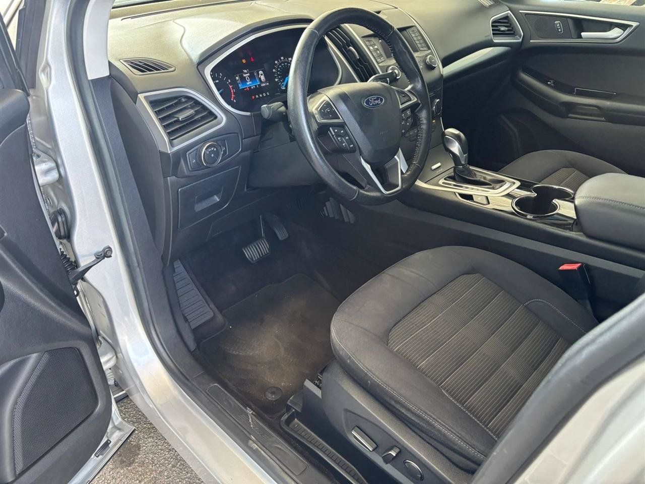 Used 2017 Ford Edge SEL w/ Cargo Accessory Package FWD image 9