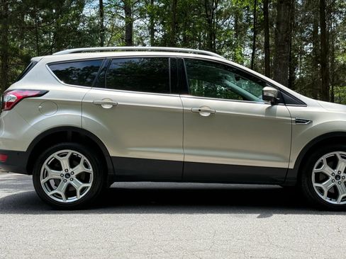 Used 2018 Ford Escape Titanium w/ Ford Safe & Smart Package FWD image 4