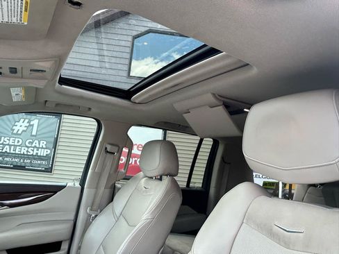 Used 2016 Cadillac Escalade ESV Premium AWD/4WD image 19