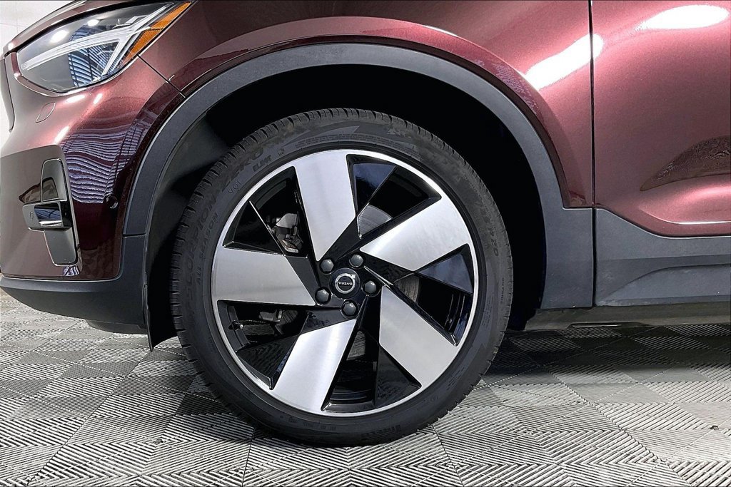 Used 2023 Volvo XC40 Recharge Ultimate w/ Protection Package Premier AWD/4WD image 8
