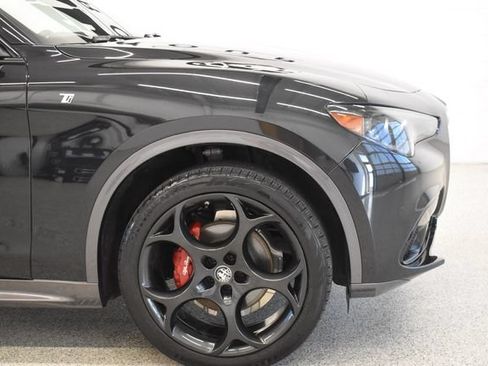 Used 2024 Alfa Romeo Stelvio Ti w/ Performance Driving Package AWD/4WD image 13